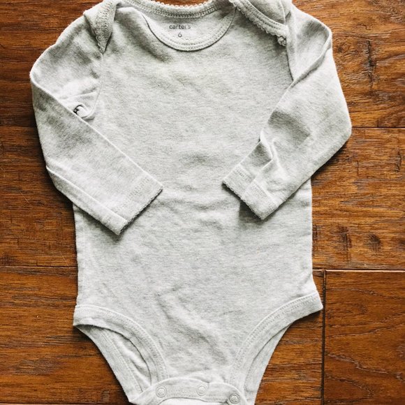 🌟4 Piece 3-6 Month Old Carter's LS Onesie Bundle - Picture 7 of 7